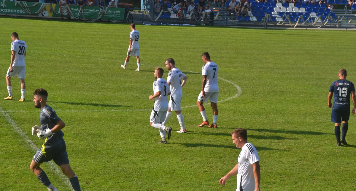 Do przerwy 1:0 dla Tempo. A potem wszedł Chrapek...