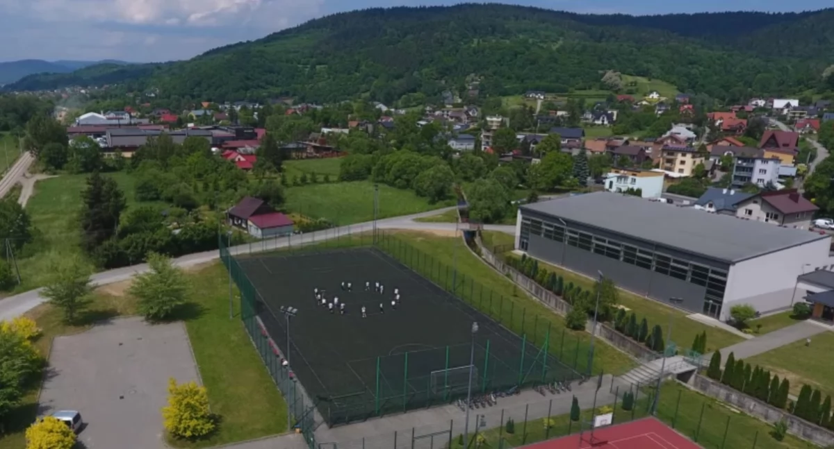 Gruntowny remont Orlika w Makowie Podhalańskim