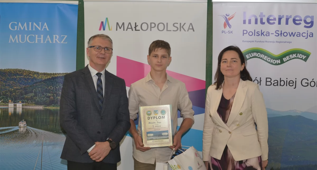 Aleksander Trzop z Sidziny triumfatorem międzynarodowego konkursu wiedzy. Poznaj innych finalistów!