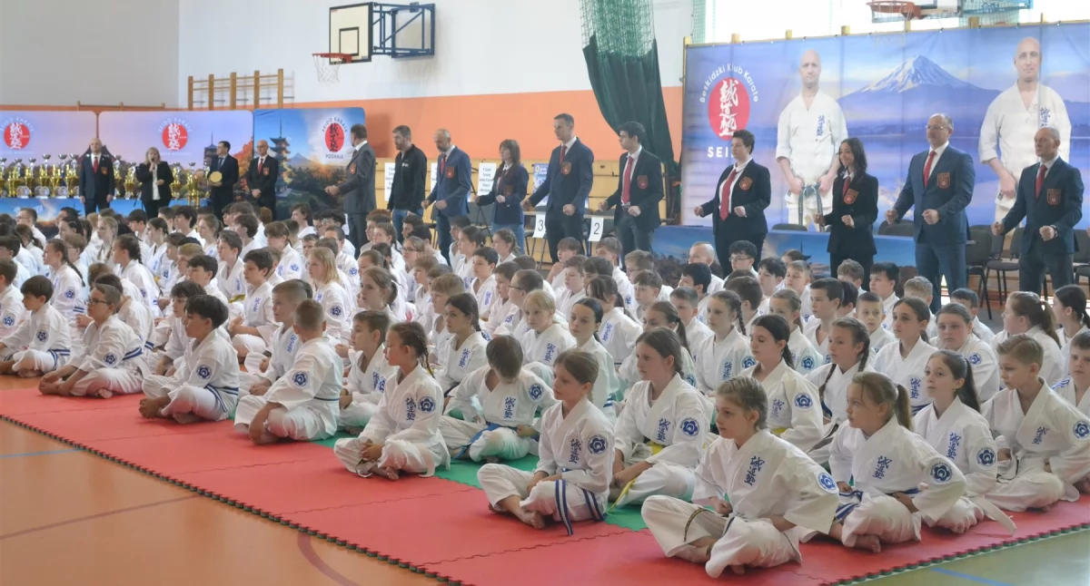 9 Suski Turniej Seido Karate Dzieci i Młodzieży uświetnił jubileusz Piotra i Pawła Michulców