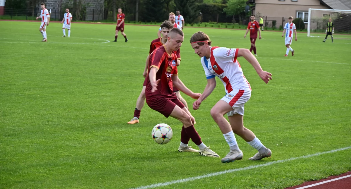 A-KLASA SUSKA: Remontada Halniaka, Leńcze zdobywają Lachowice, Strzelec wskakuje na podium, seria Bystrej, czerwona flaga Garbarza.