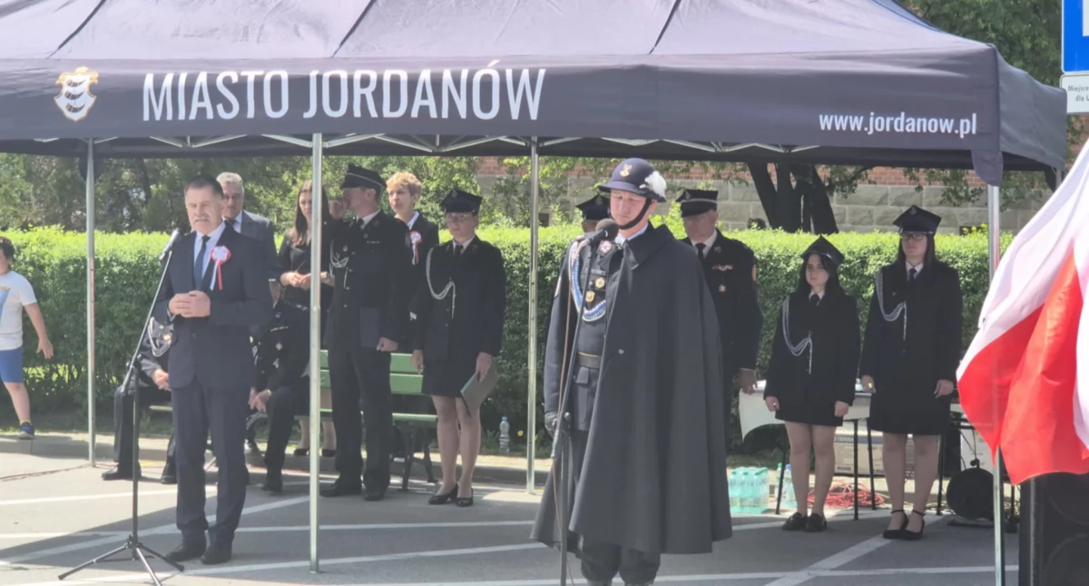 (VIDEO) Święto Konstytucji 3 Maja, Dzień Strażaka, koronacja Bolesława Chrobrego i wybory prezydenckie w tle w Jordanowie