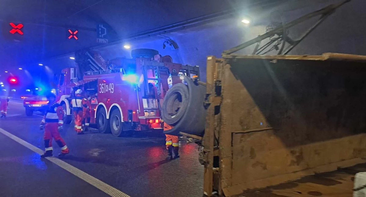 Groźny wypadek w tunelu w Naprawie. Wszystkie służby w akcji 