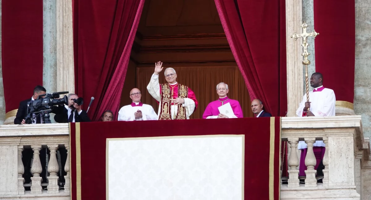 Papież Leon XIV – wybór, pierwsze słowa, życiorys