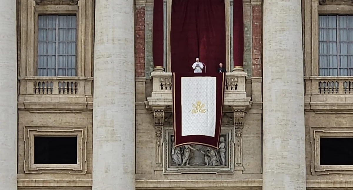 Pierwsze „Regina Caeli” z udziałem papieża Leona XIV  (fotorelacja)