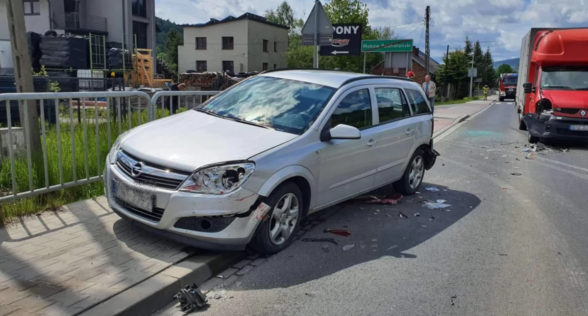 Wypadek na granicy Suchej Beskidzkiej i Makowa Podhalańskiego (Aktualizacja)