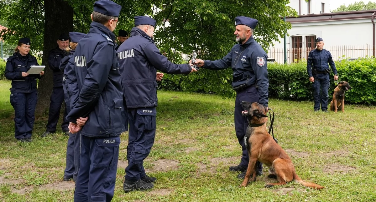 Bartłomiej Łękawa ma rękę do psów! Kolejny sukces na zawodach kynologicznych