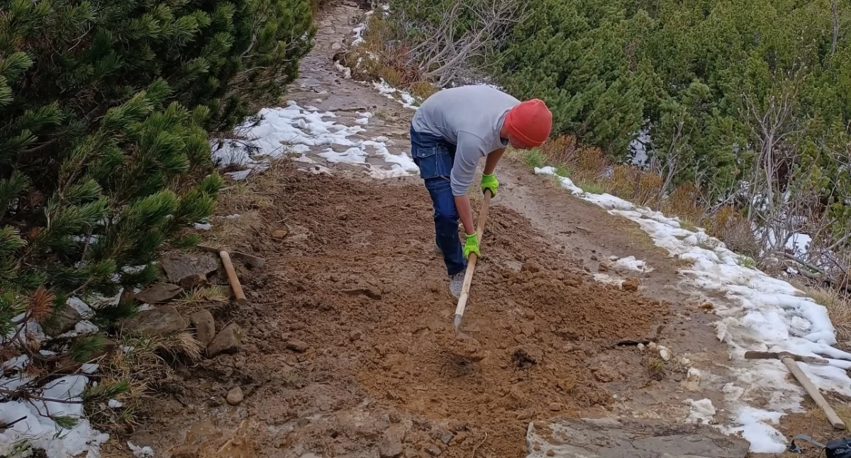Remont czerwonego szlaku na Babiej Górze: Bezpieczeństwo i natura na pierwszym miejscu