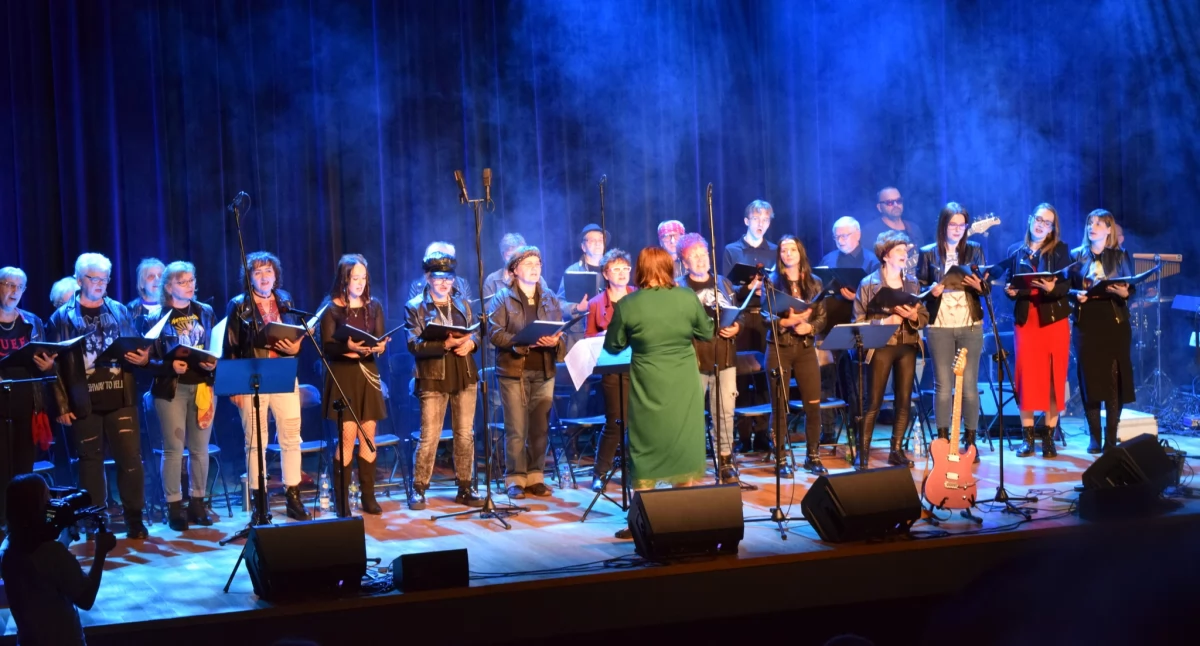 „Wsiądź z nami do pociągu wspomnień” – koncert z przebojami Maryli Rodowicz w Suchej Beskidzkiej