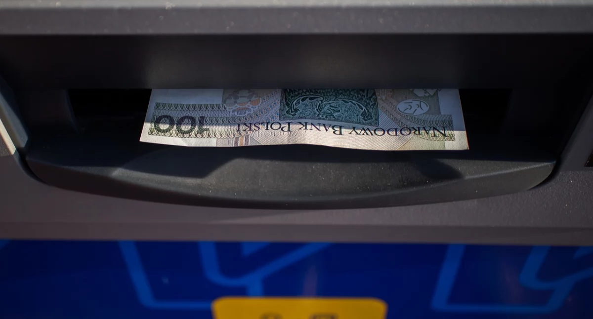 Ile gotówki wypłacisz z bankomatu? Nie zawsze tyle, ile byś chciał