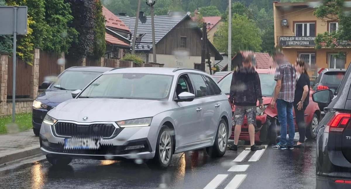 Zderzenie samochodów w Makowie Podhalańskim 