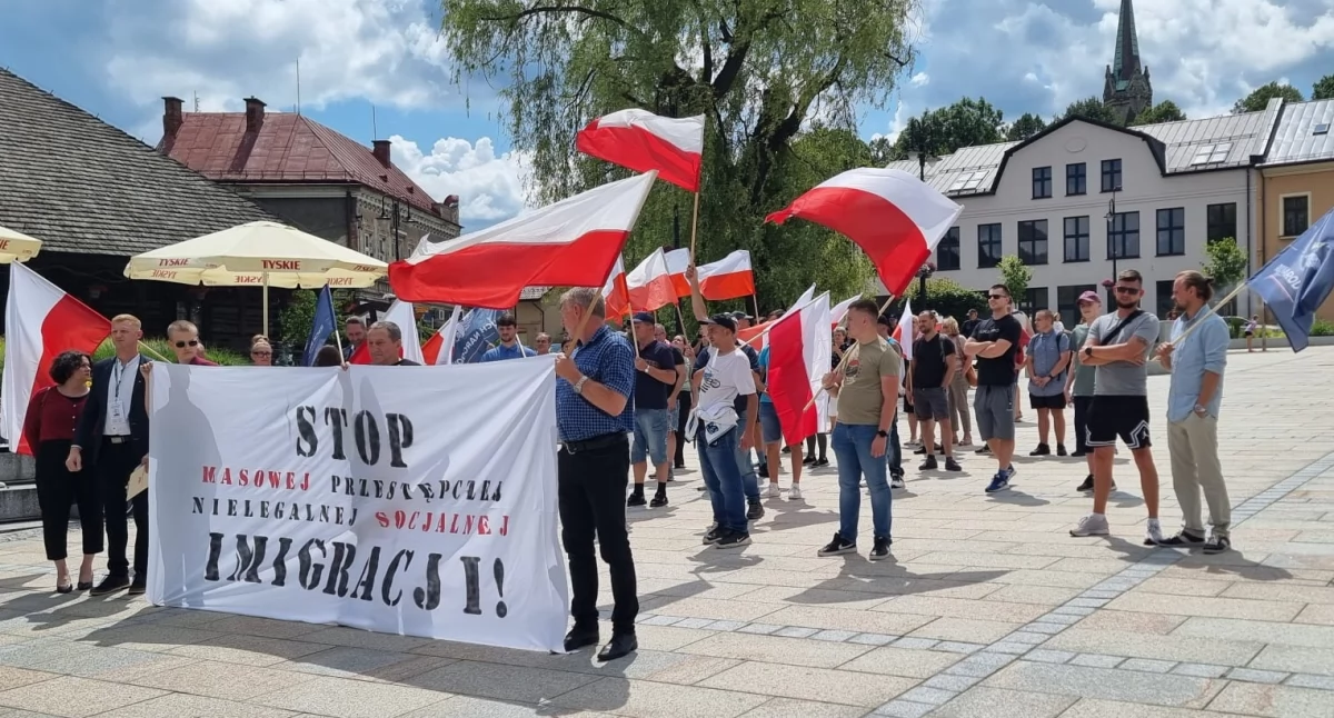 Manifestacja w Suchej Beskidzkiej w ramach ogólnopolskiej akcji Stop Nielegalnej Imigracji