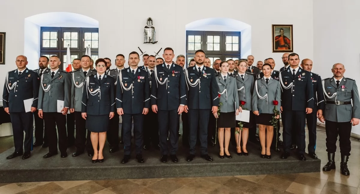 Powiatowe obchody Święta Policji w Suchej Beskidzkiej.