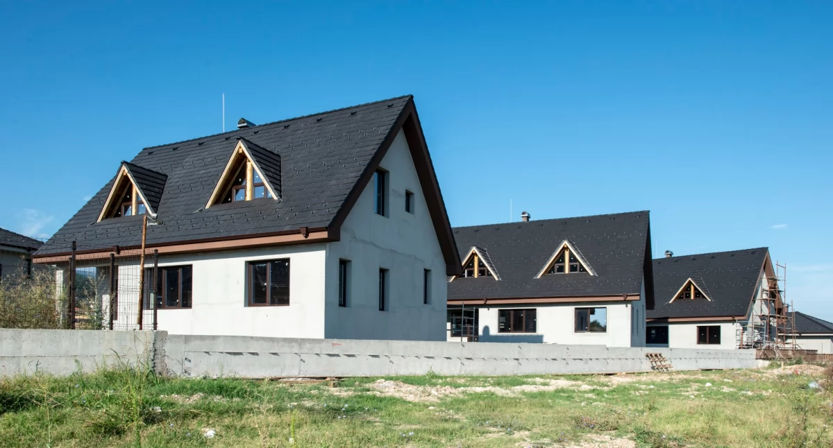 Zdecydowałeś się na budowę domu jednorodzinnego? Postaw na prefabrykaty betonowe
