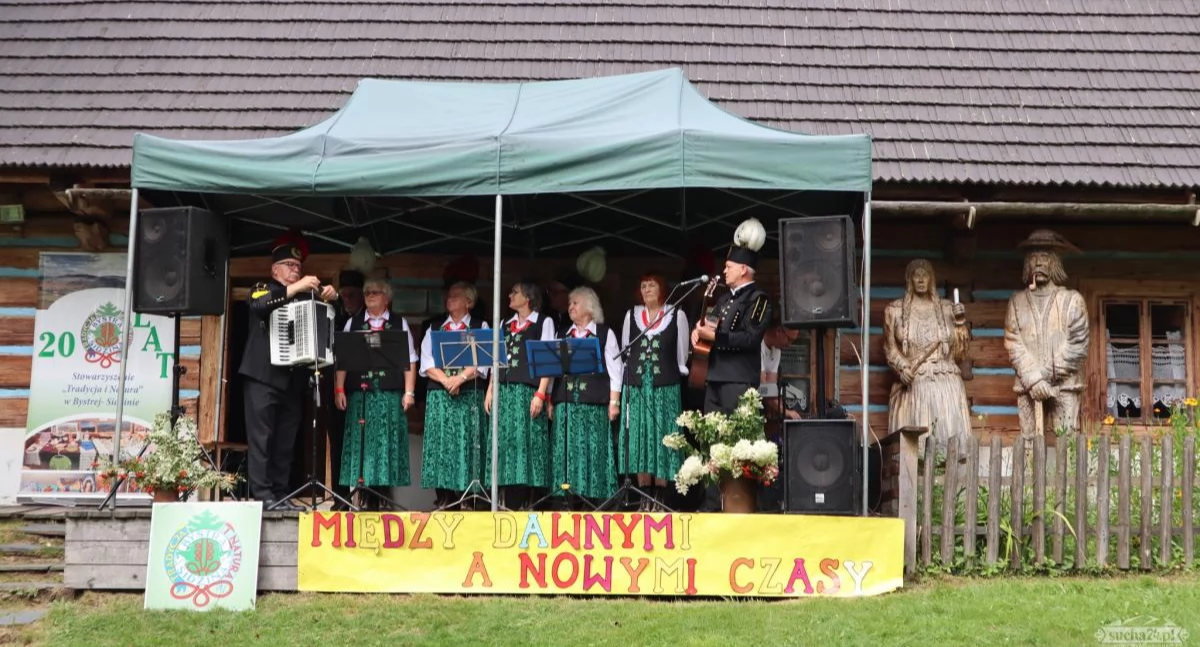 „Między dawnymi a nowymi czasy”- Etno popołudnie w skansenie w Sidzinie 