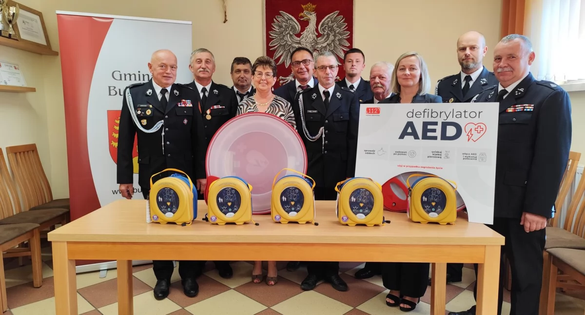 Gmina Budzów doposażyła strażaków OSP w defibrylatory AED Samaritan PAD 350P.