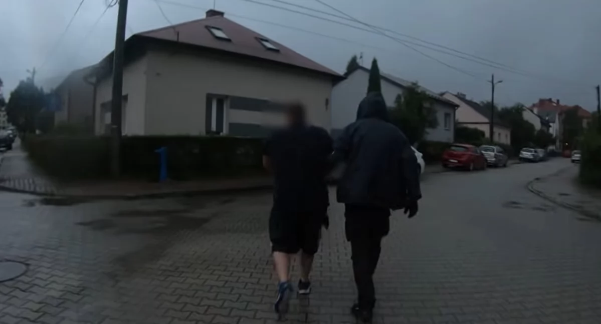 „Łowcy Głów” dopadli 27-latka skazanego za kontakty seksualne z 13-latką  
