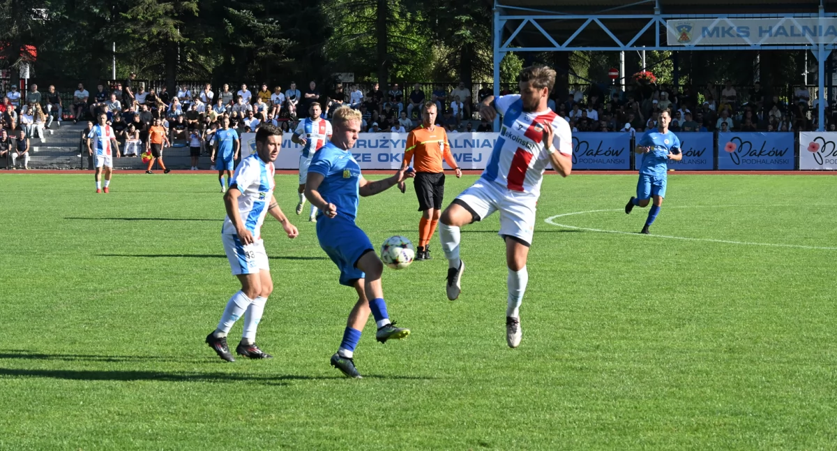 Piłkarska środa: Lider przyjeżdża do Makowa, derby powiatowych miast w Suchej Beskidzkiej, Jałowiec czeka na przełamanie