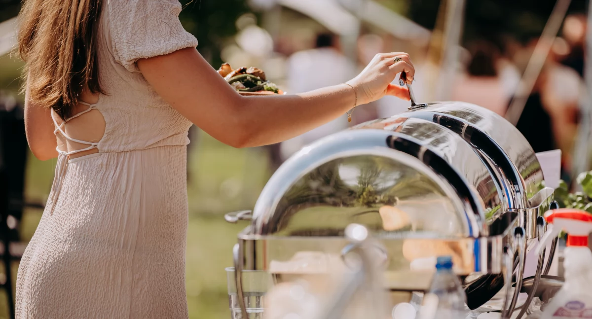 Patery aluminiowe w cateringu - estetyka i funkcjonalność w jednym