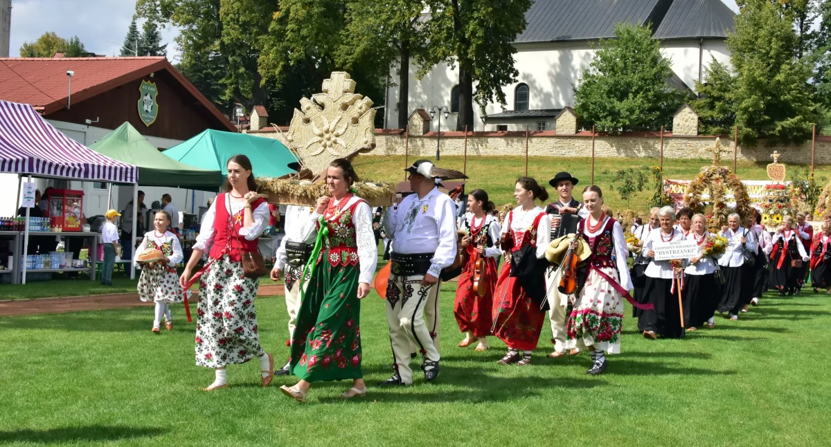 Dożynki Powiatowe w Sidzinie – święto plonów i tradycji  