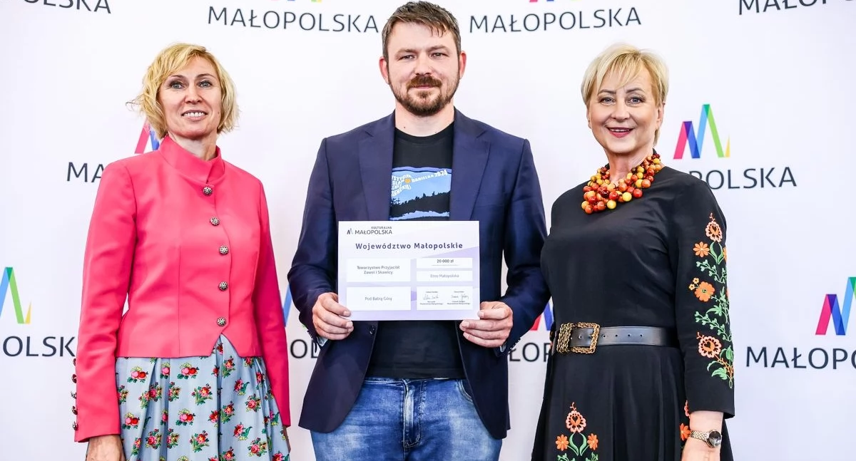 Czeki z „Etno Małopolska” dla stowarzyszeń z powiatu suskiego