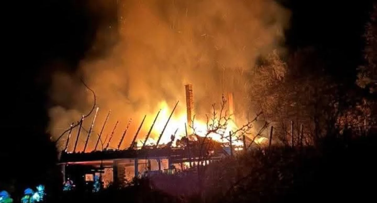 Nocny pożar budynku mieszkalnego w Zawoi