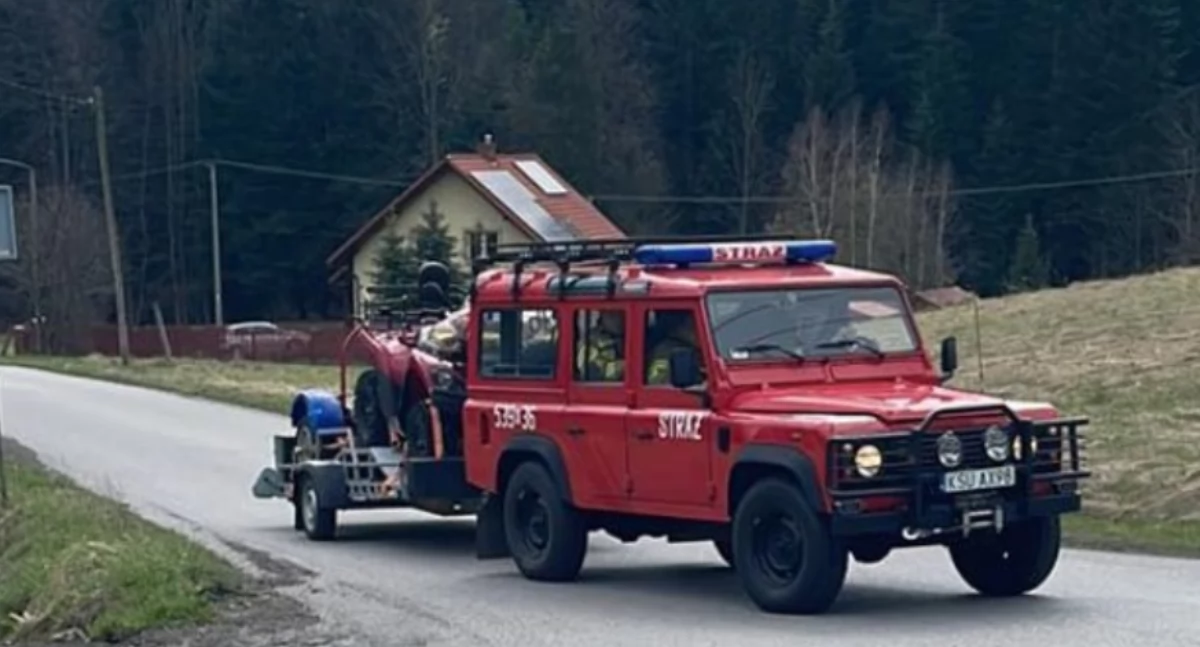 Szybka akcja ratunkowa w Pewelce. Poszkodowana kobieta trafiła do szpitala