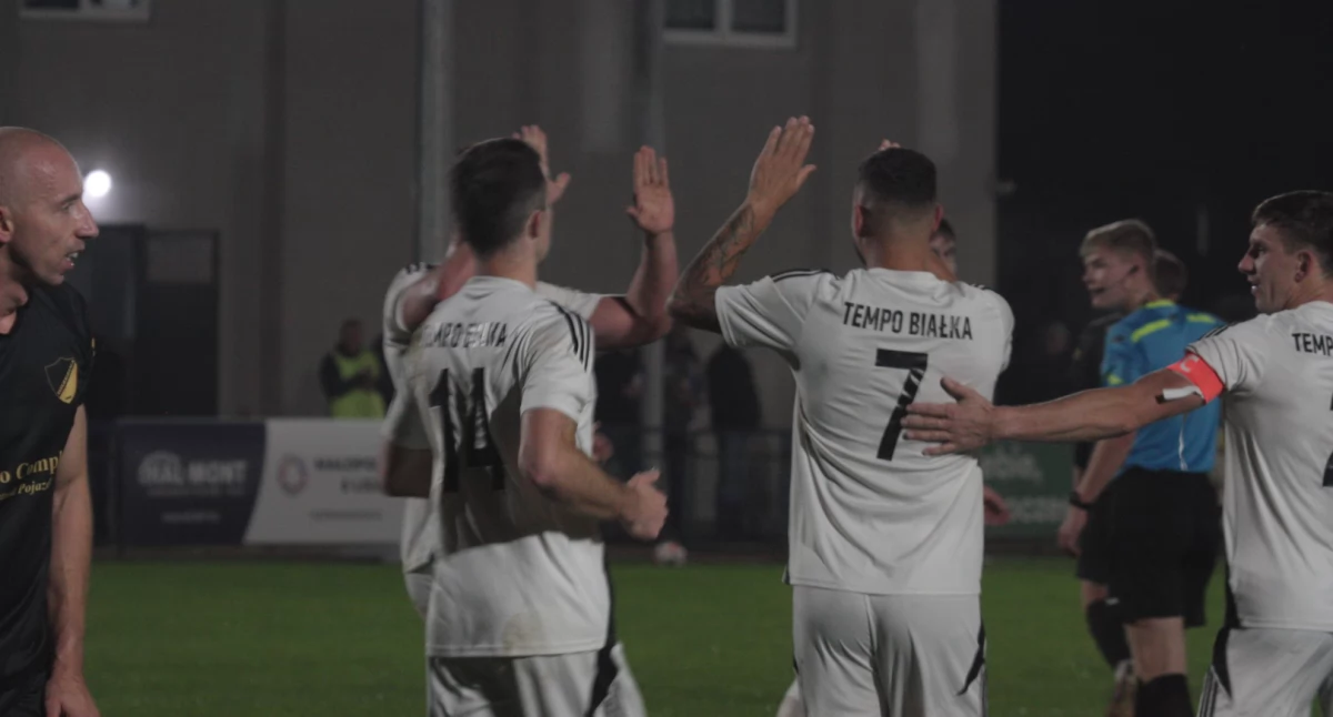 Piłkarski weekend: Tempo gra o podtrzymanie serii, lider z wizytą na stadionie w Stryszawie, kolejne derby Naroże - teraz Babia Góra, Jordan musi i kropka