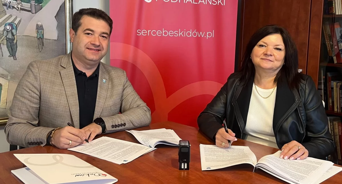 Podpisano umowę na budowę nowego placu zabaw w Białce