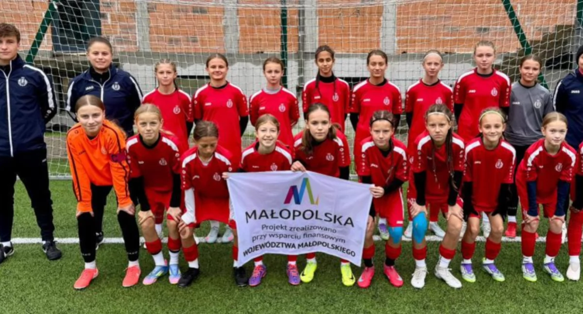 Młode piłkarki z całej Małopolski trenowały i rywalizowały w Suchej Beskidzkiej