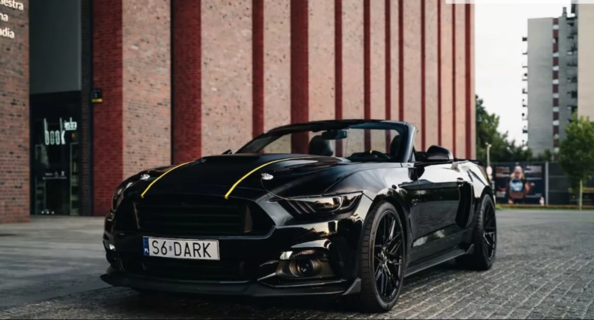 Ford Mustang GT Cabrio – klasyk, który uzależnia dźwiękiem V8 i jazdą pod gołym niebem