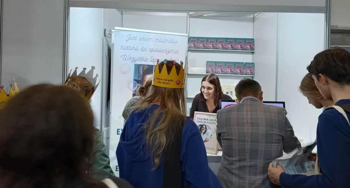Pisarki z powiatu suskiego podbijają serca czytelników w Krakowie!