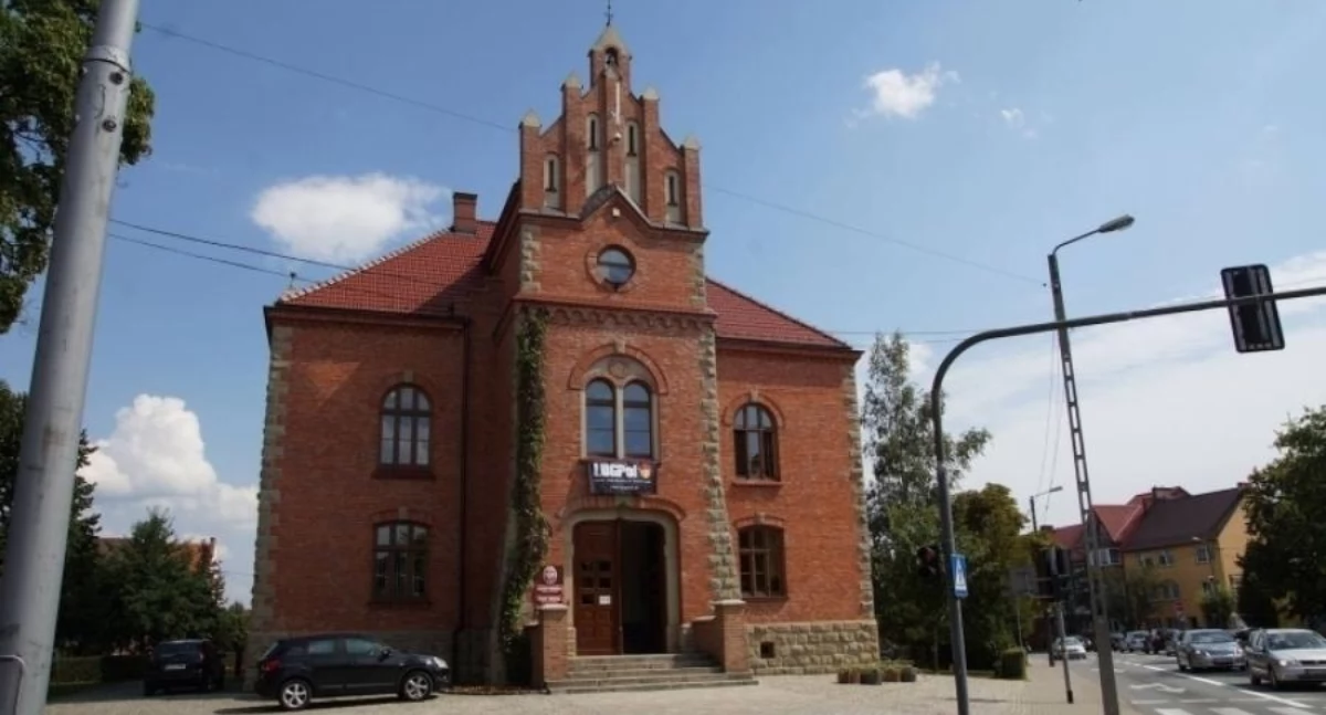 Mieszkańcy Jordanowa wybiorą nowego radnego lub radną. Trójka kandydatów walczy o mandat