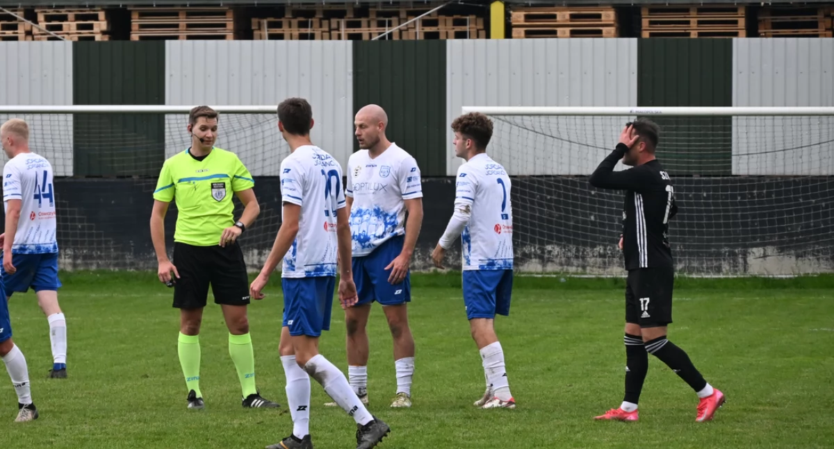 V-LIGA WSCHODNIA: Zaczarowana piłka mówi nie Jordanowi Jordanów