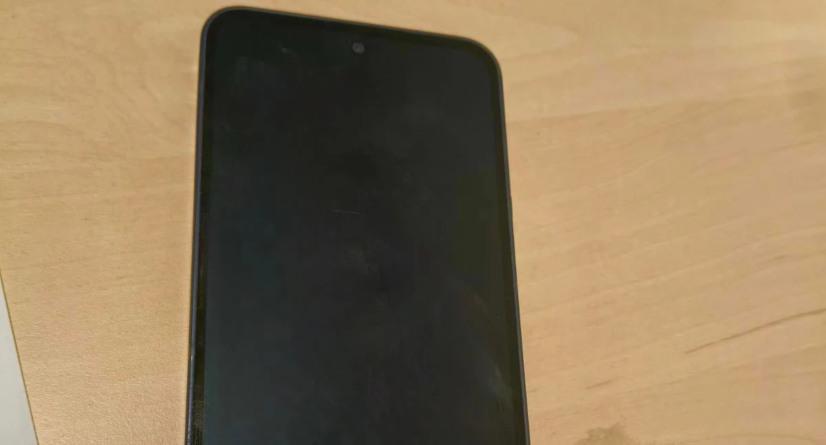 Znaleziony telefon czeka na właściciela w jordanowskim komisariacie