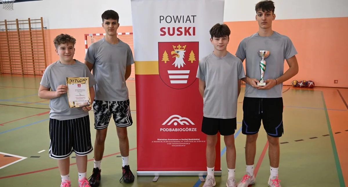 Chłopcy z SP1 Stryszawa ponownie najlepsi w powiatowej koszykówce 3x3