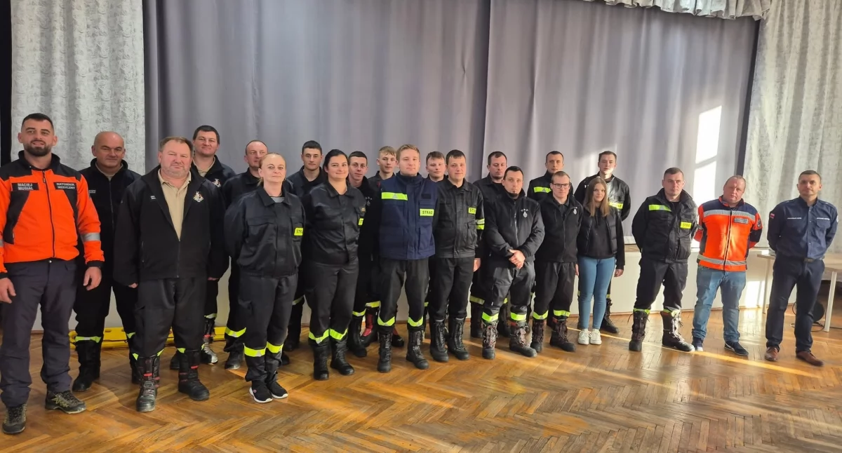 OSP Wieprzec z nowymi ratownikami i sprzętem