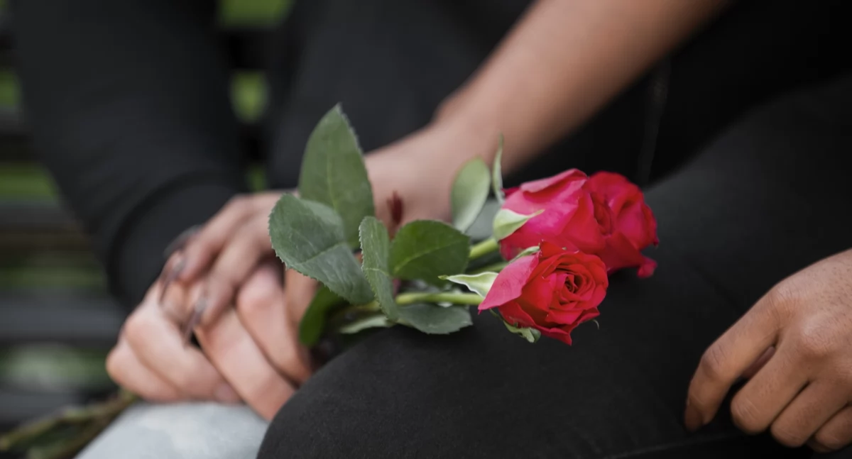 Ceremonia świecka – jak wygląda pogrzeb dla osób niewierzących i jakie są opcje pożegnania?