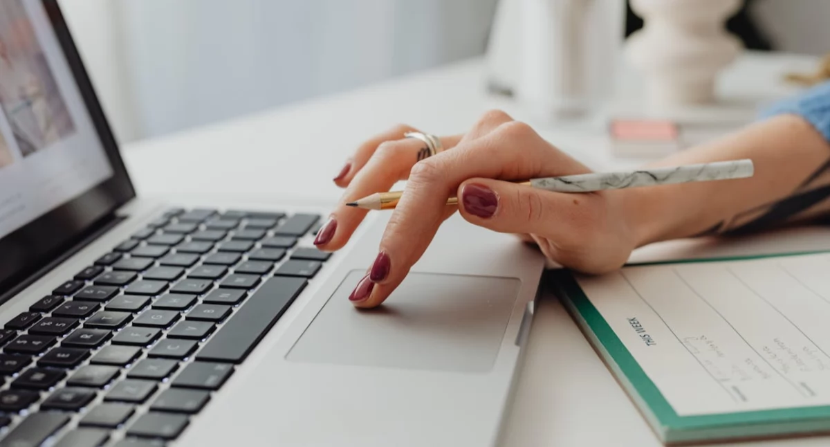 Start kariery bez CV pełnego doświadczeń – jakie szanse mają młodzi kandydaci?
