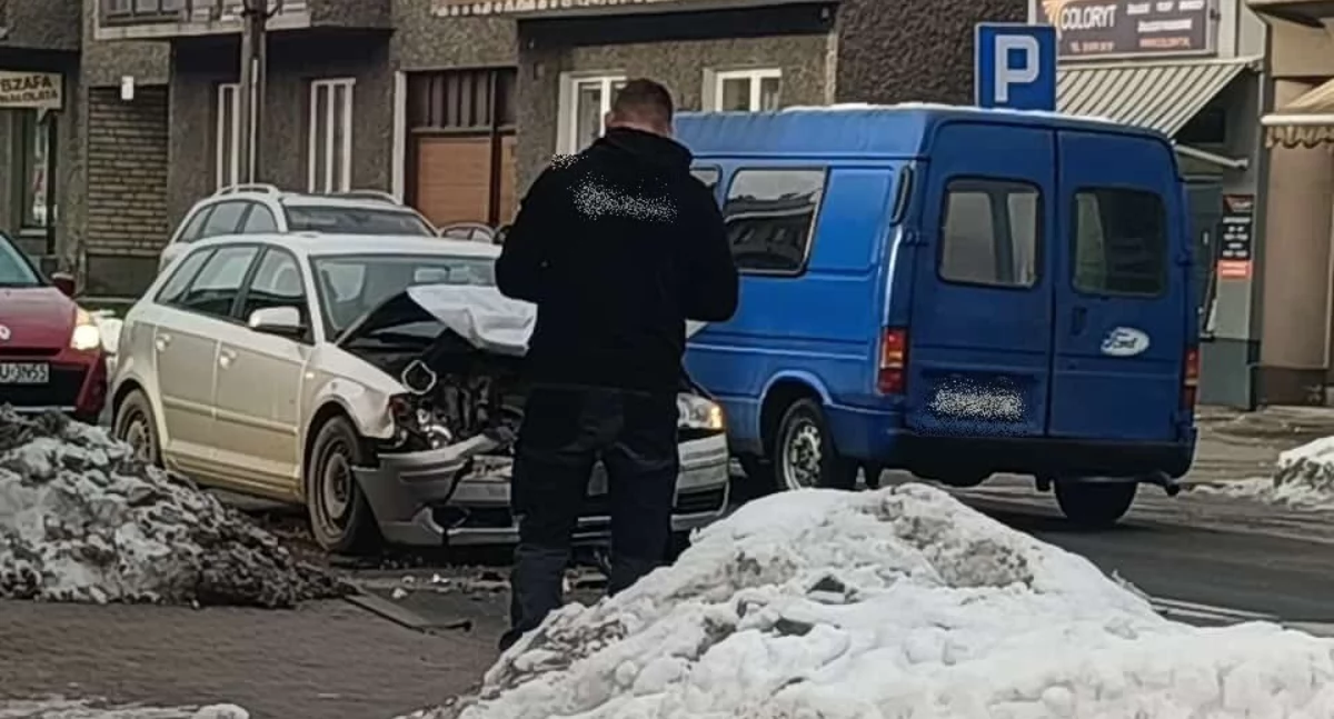 Kolizja w Suchej Beskidzkiej na ul. Mickiewicza