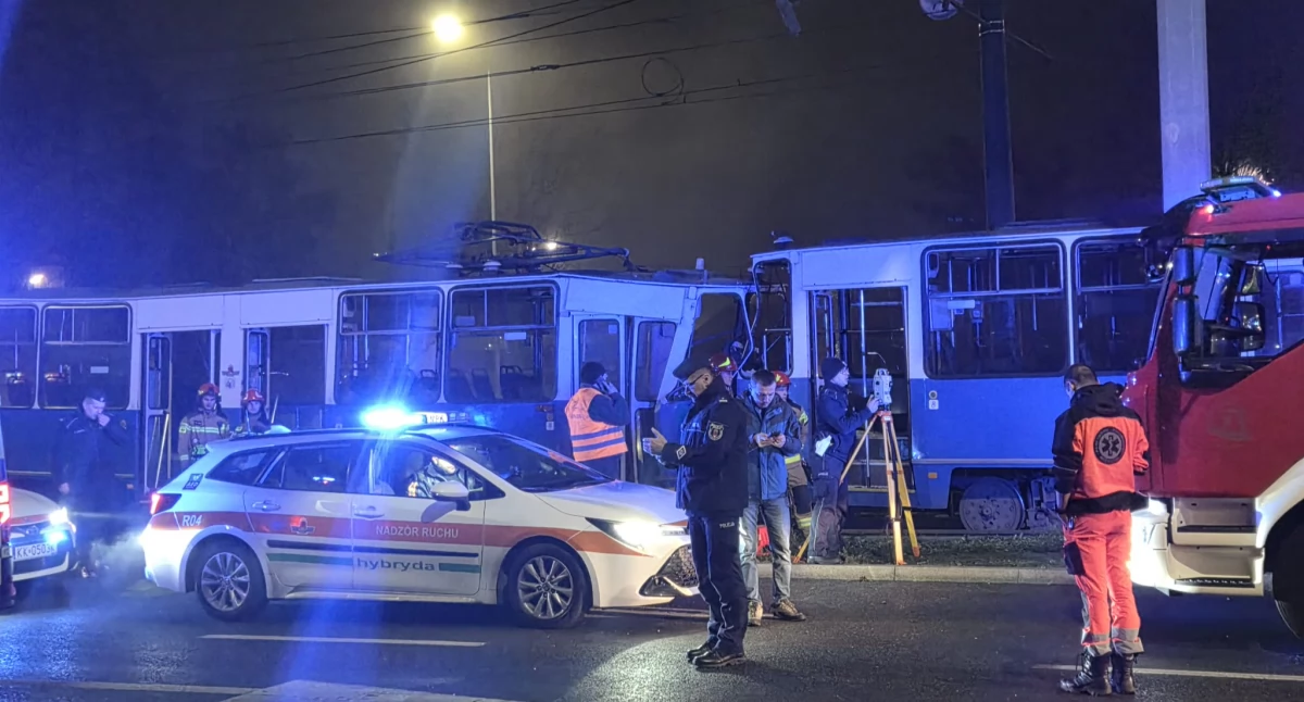 Poważny wypadek tramwajów w Nowej Hucie. Jedna osoba ciężko ranna