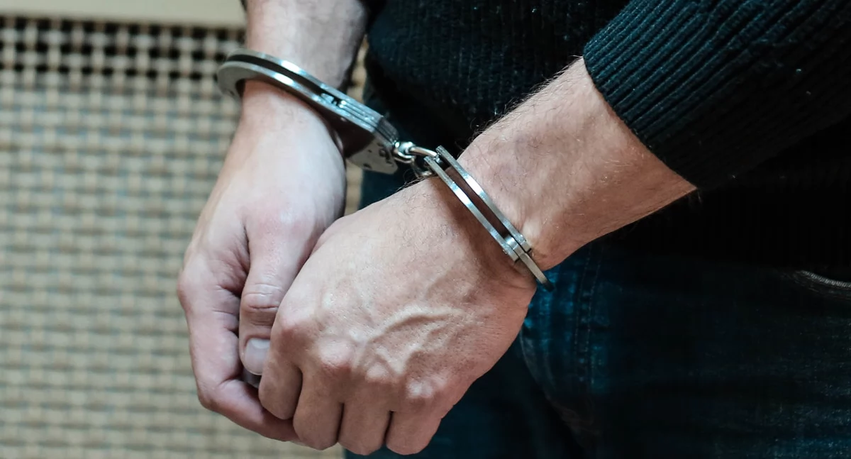 Groził bratu „bronią”. 44-latek zatrzymany przez policję