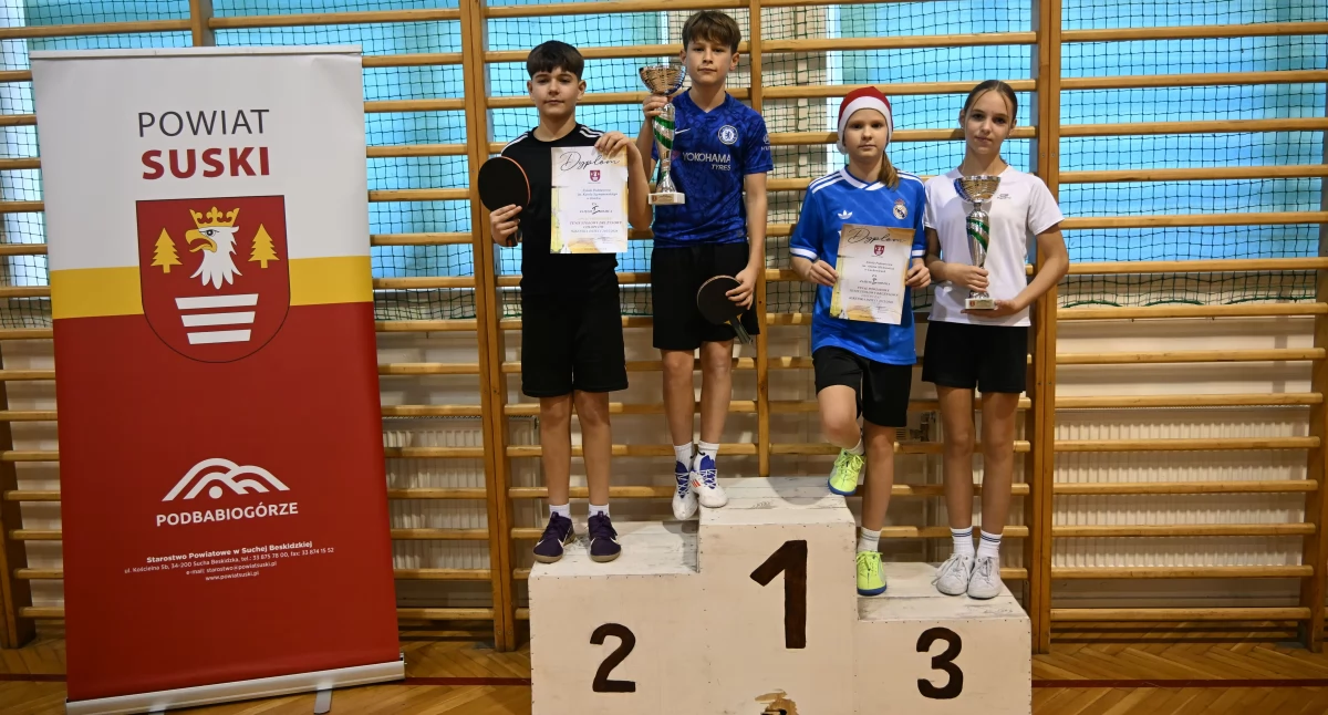 Turniej pełen zwrotów akcji! Dziewczęta i chłopcy pokazali klasę w Lachowicach