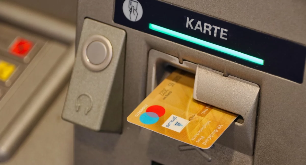 Jak wybrać konto bankowe? Praktyczny poradnik dla osób, które nie chcą przepłacać