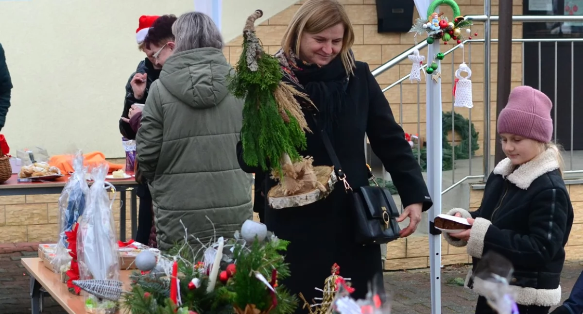 Świąteczny kiermasz w Budzowie z polarnym misiem w roli głównej