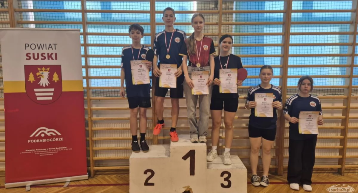 Zuzanna Matyja z Żarnówki i Gabriel Łaczek ze Śleszowic mistrzami powiatu w tenisie stołowym