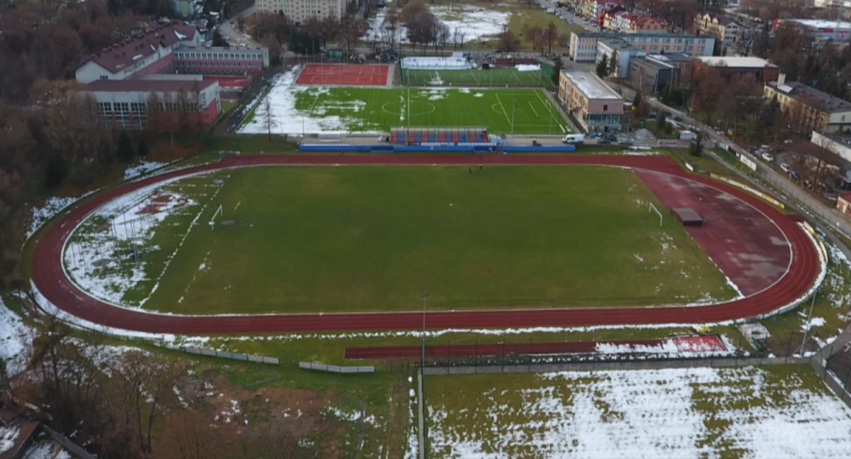 Napastowanie na stadionie w Suchej Beskidzkiej. 21-latek trafił do tymczasowego aresztu
