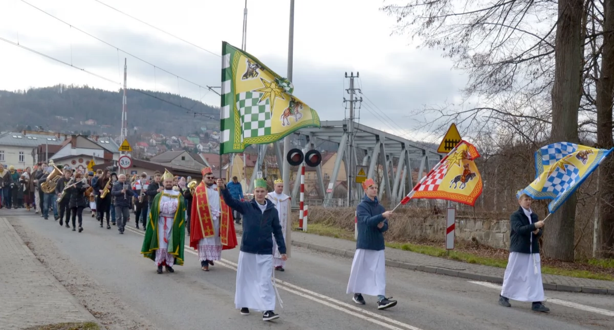 Suchą Beskidzką ponownie przejdzie Orszak Trzech Króli