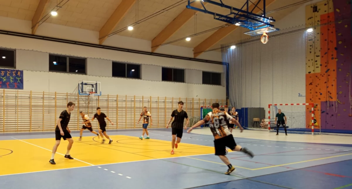 Sypnęło niespodziankami w lidze futsalu
