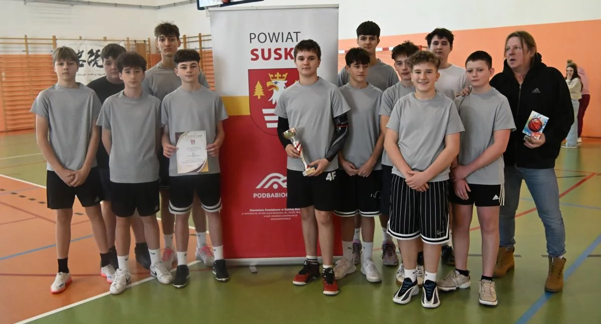 Stryszawa króluje pod koszem